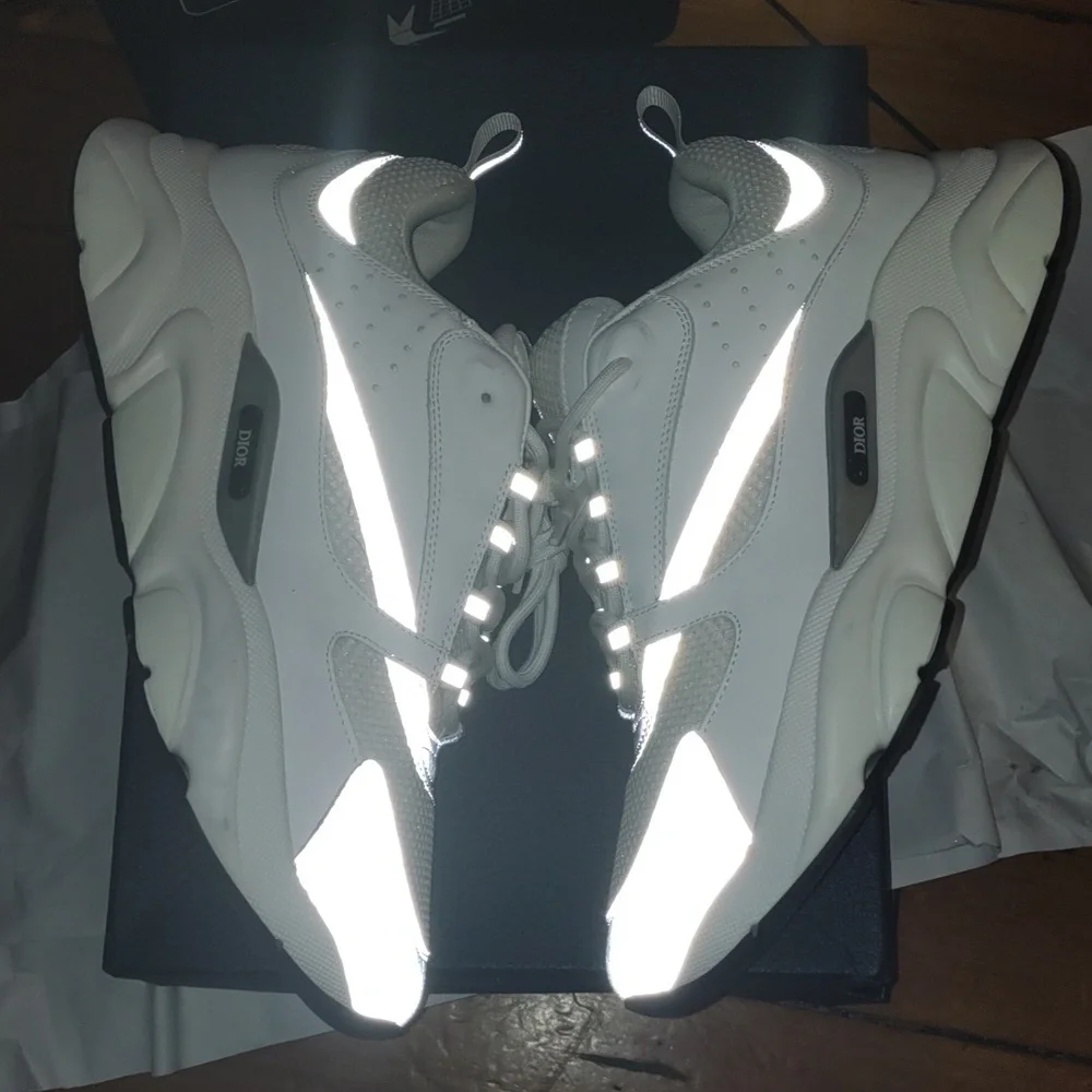 Used Dior B22 White Sneakers - Picture 4 of 6